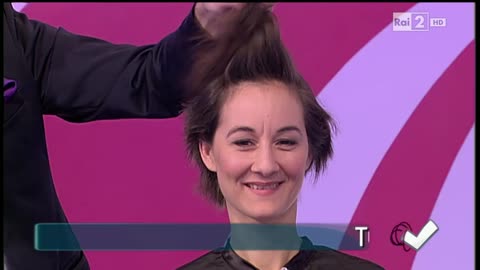 Toni Pellegrino taglia i lunghissimi capelli di Martina (seconda parte) - Detto fatto del 10-12-2013
