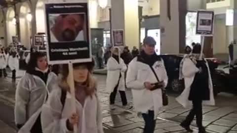 Manifestazione a Torino per le vittime dei vaccini. 21/01/2023