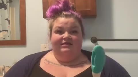 600lb Woman Explains How She Wipes