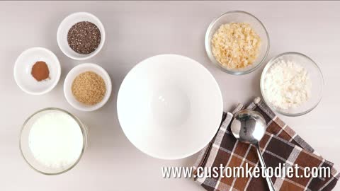 Keto brown sugar and cinnamon breakfast oats - Recipe and Nutritional Information in the Description