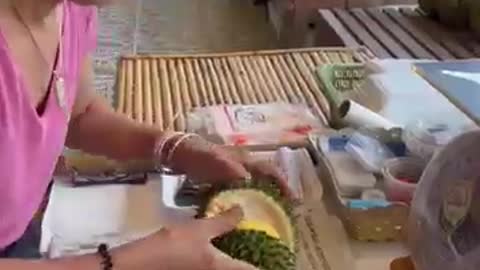 Amazing Durian Cutting Skills _ Thai Street Food _15วัน15Shorts-xDq1D14rExo