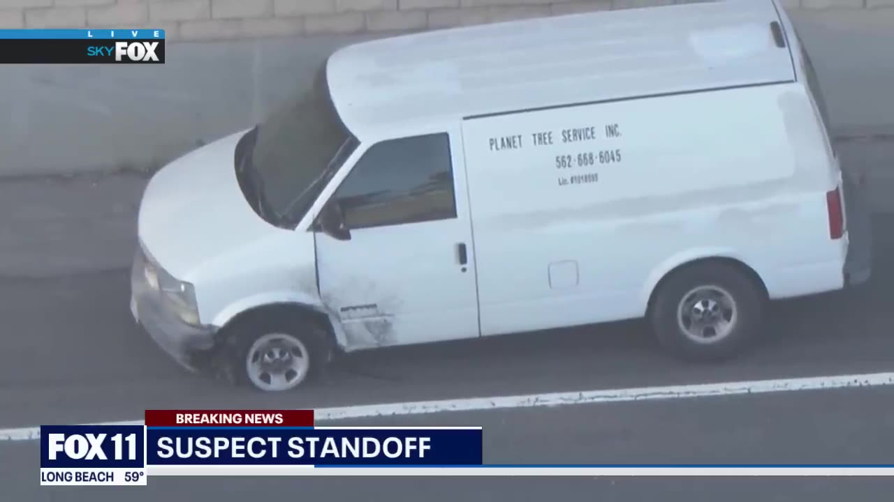 Kidnapping suspect leads police chase, ditches white van, goes on walk