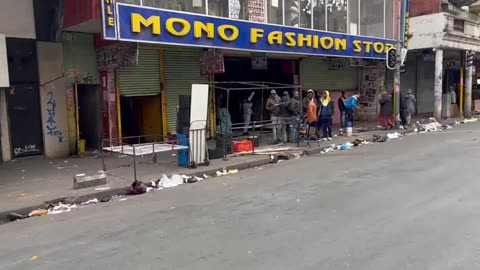Street vendors in the Joburg CBD vacate area after explosion