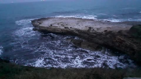 Sea rock | Waves sound | Raining sound 🌧
