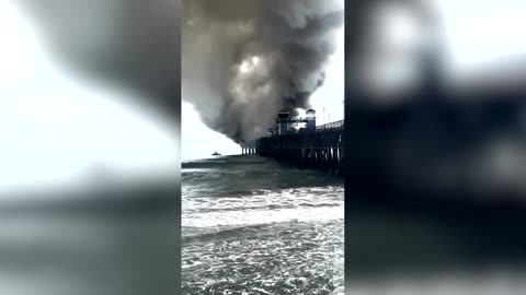 Massive fire burns at Oceanside Pier in California