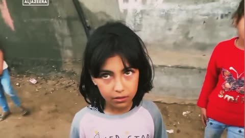 Gaza girl cries seeing journalist who resembles her father | AJ..