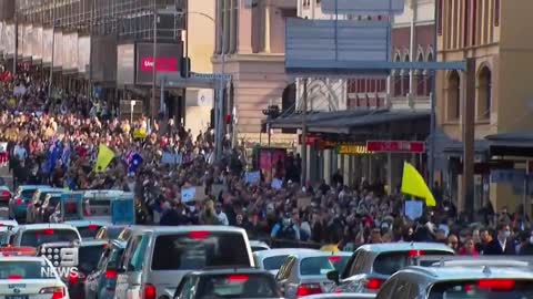 Thousands gather for Sydney anti-lockdown protest Coronavirus