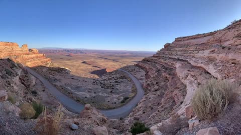 Driving the Mokee Dugway highway - One of my favorite places on earth