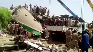 Train collision in Pakistan kills dozens