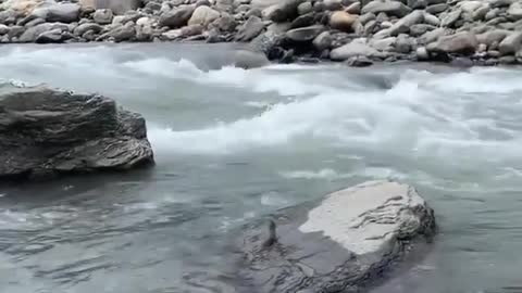 Take a look at the beautiful and spectacular river