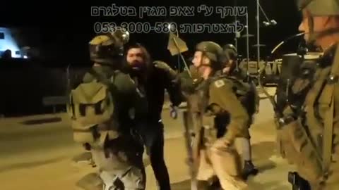 Israeli policemen brutally beat Jews