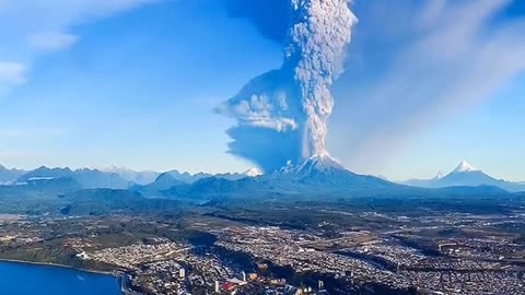 Terrifying volcanic eruption