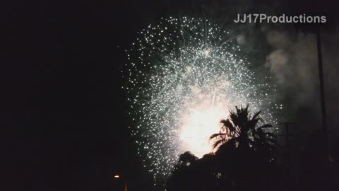 2014 Redlands 4th of July fireworks. Ewwss and ahhhss