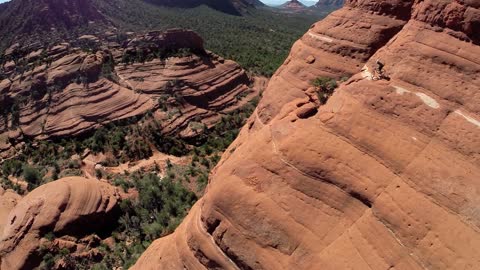 Fearless Biker Rides 'White Line' Cliffside Trail