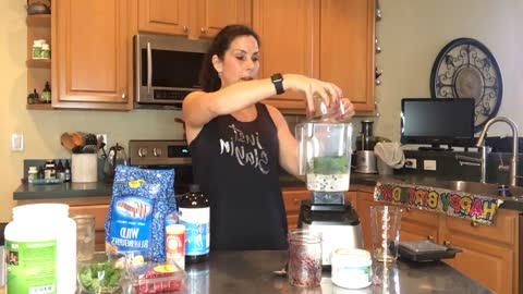 How To Make The Heavy Metal Detox Smoothie (Great For Auto Immune)