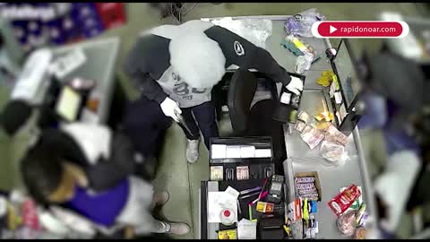 Imagens mostram criminosos durante assalto em mercado de Limeira