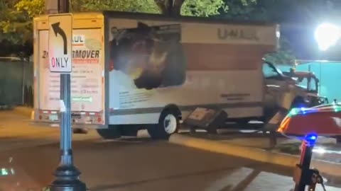 Moment U-Haul truck crashes near White House in Lafayette Square (Video: Chris)
