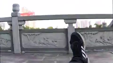 Urban Acrobat: Jaw-Dropping Parkour Moves!