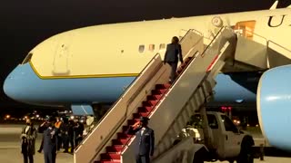 Kamala Shows ZERO Respect for Military Officials as She Boards Air Force One