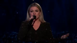 Kelly Clarkson Breaks Down In Tears During Her 2018 Billboard Music Awards Opening Speech