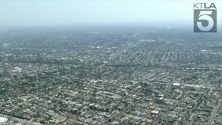 Police Chase Shooting Suspect In LA... Cash Blowing In The Street