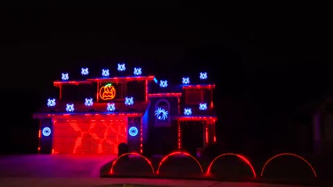 Halloween Light Show ( METALLICA : ENTER SANDMAN )