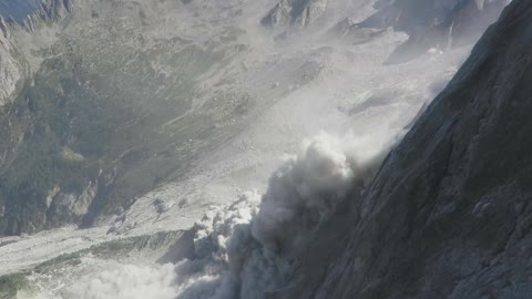 Massive Rockfall Peels Off Mountain Face Leaving People In Awe