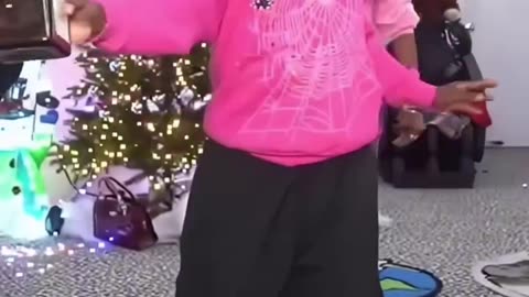 Kai Cenat show Nicki Minaj how to dance!