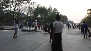 En Birmania llaman a la “revolución” contra los militares [Video]