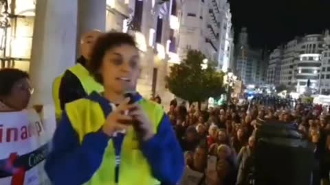 Spain Anti-Vaxx Protest - Police Rep: "We are with the people, not with corrupt politicians..."