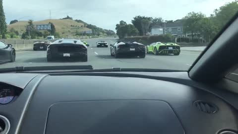 30 Lamborghinis In A Supercar Rally Race On A California Freeway