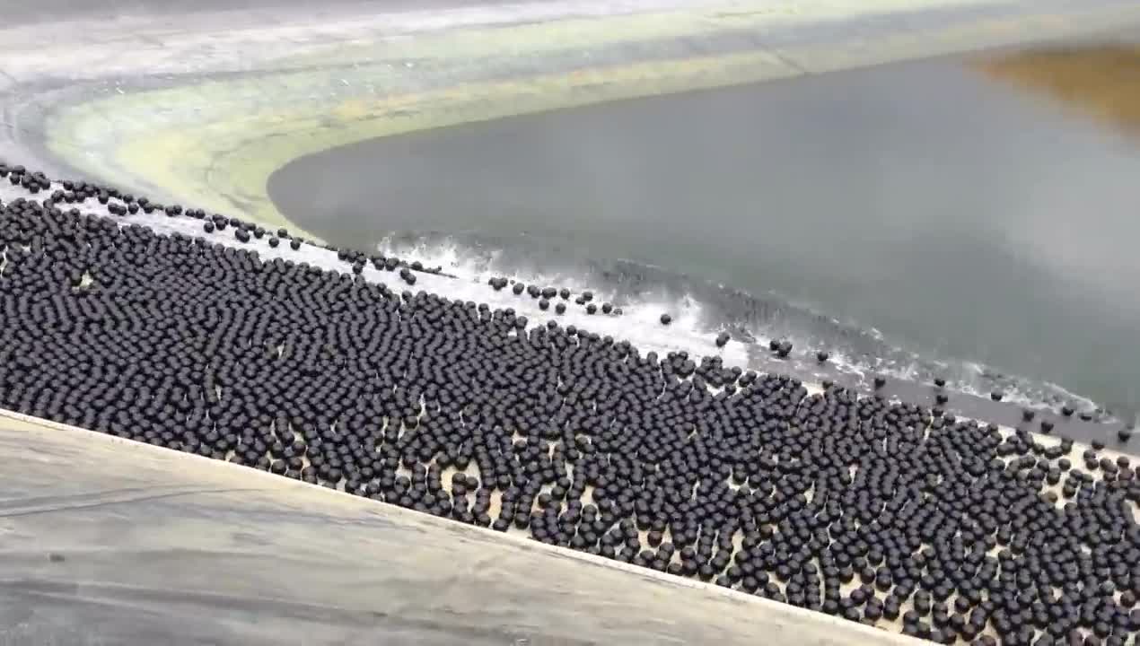 Reservoir Covered With Thousands Of Hypnotizing Shade Balls 3654