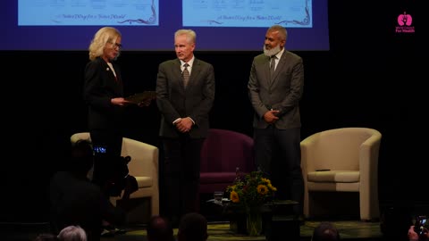 Dr Tess Lawrie Presents Better World Certificate of Gratitude to Dr Peter McCullough & Maajid Nawaz