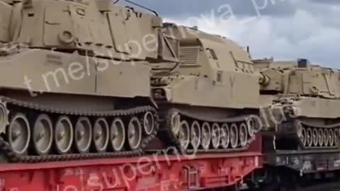 Dozens of M109 Paladin Heavy Guns Passing Through Poland