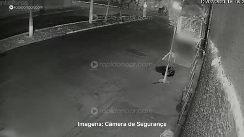 Vídeo mostra acidente entre moto e ônibus no Belinha Ometto em Limeira