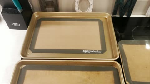 Amazon Basics Silicone, Non-Stick, Food Safe Baking Mat