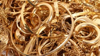 Ukrainians detained with 12kg of gold under their clothes