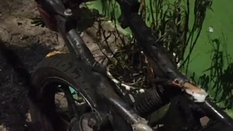 Hombre que avisa dónde están los retenes en Bucaramanga denuncia la quema de su moto