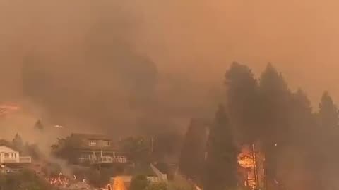 ▶ EXTRAIT-RQ + LIENS parus (20 août 23) : KELOWNA - Que les chalets brûlent...