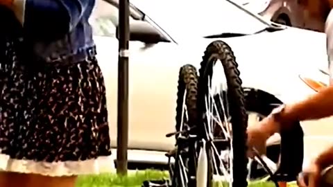 Bike tire pump prank 😀😀😀 #prank #funny #stage #viral #trending