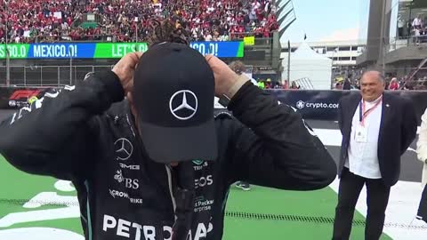 Perez stops fans from booing Hamilton at the end of F1 Mexico GP 2022