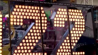 NY's Times Square welcomes '22 numerals for New Year's Eve