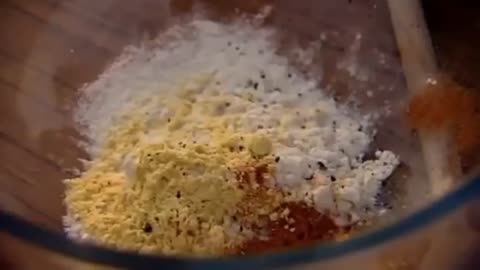 Gordon Ramsay - Paninu cun bremmi (Parodia in SARDO) panino con vermi