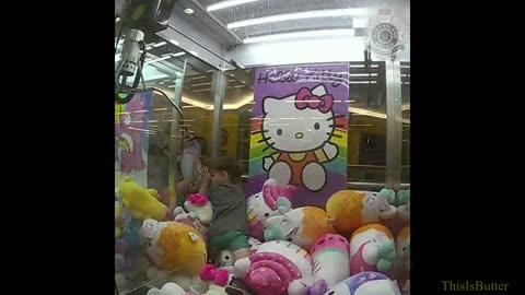 Queensland police rescue three-year-old from claw machine full of toys