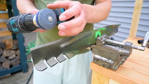 What is the Best Lawnmower Blade Sharpener