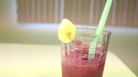 How to make a delicious fruit smoothie