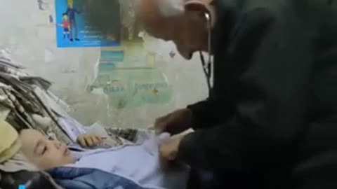 Egypt's 79-year-old doctor treats the poor all his life, charging no more than $50 each time