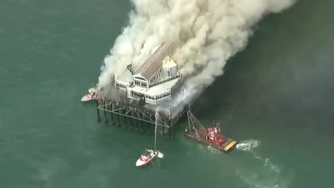 Massive fire breaks out on Oceanside Pier in northern San