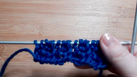 Knitting pattern in two rows