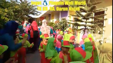 Joget Pinguin Wali Murid TK KB. RA. Darun Najah